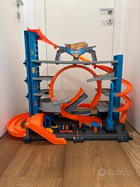 Hot wheels ultimate garage