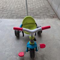 Triciclo con barra di spinta