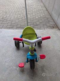 Triciclo con barra di spinta