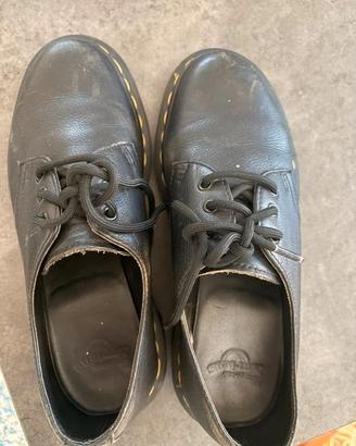 Dr Martens bassi. Unisex taglia 36