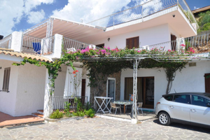 Chia, bivano panoramico 'bouganville '