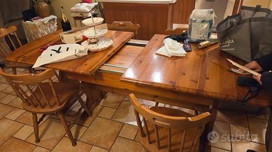 tavolo di legno allungabile