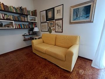 Divano letto giallo