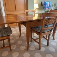 tavolo da cucina in legno con 4 sedie