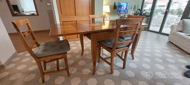 tavolo da cucina in legno con 4 sedie