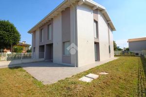 PORZIONE DI BIFAMILIARE A RIO SALICETO