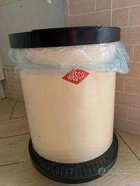 pattumiera WESCO beige di metallo