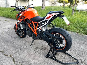 KTM 1290 super duke r