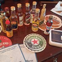 Collezione mini liquori d'epoca e sottobicchieri