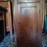 comodino in legno 