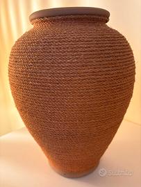 vaso homemade in terracotta rivestito in corda 