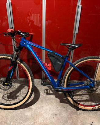 Specialized Rockhopper - Tenuta maniacalmente