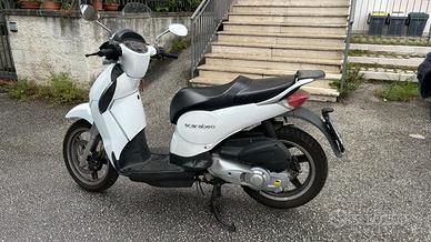 scarabeo 125