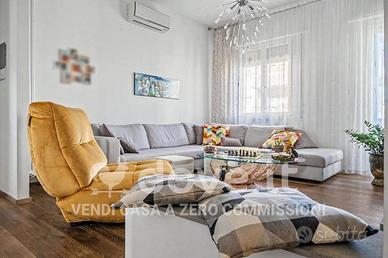 Appartamento di 145 m² con 5 locali e box auto a A