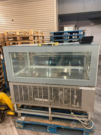 Vetrina espositiva Sagi  dolci