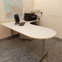 Scrivania angolare per ufficio