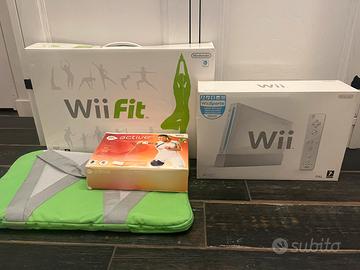Nintendo Wii + Wii Fit + accessori e giochi