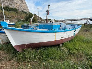 Lancia in legno resinata con entrobordo diesel