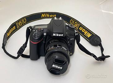 Reflex Nikon D610 con obiettivo 35-70mm