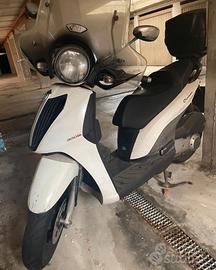 Piaggio Carnaby Cruiser 300, Km 18800, Anno 2009