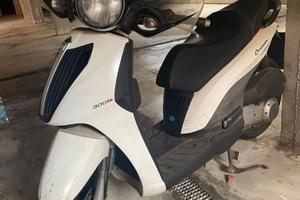 Piaggio Carnaby Cruiser 300, Km 18800, Anno 2009