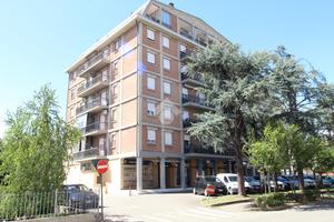 NEGOZIO A BAGNOLO IN PIANO