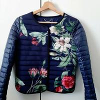 Giacca primaverile leggermente imbottita 