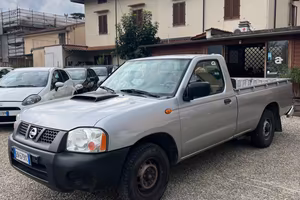 Nissan NP300 2.5 D 2P Cassone Lungo