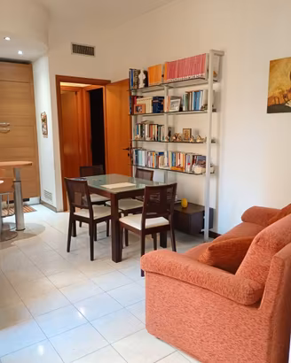 Cagliari, via Sicilia, appartamento ristrutturato