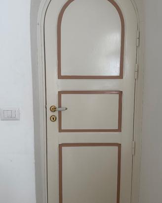 Porta di legno massiccio