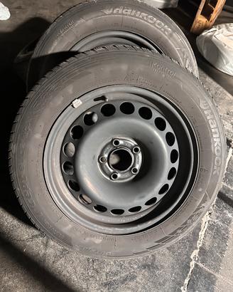 4 cerchi 16” con gomme 215/60 R16 da sostituire