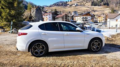 Alfa Romeo Stelvio Q4 Veloce 210cv