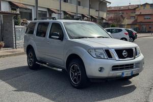 Nissan pathfinder 4x4 7 posti