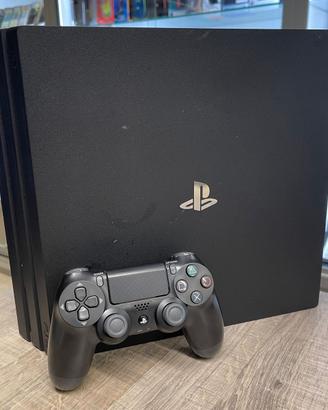 Ps4 + 2 giochi+ 2 joistick