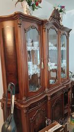 credenza con vetrina