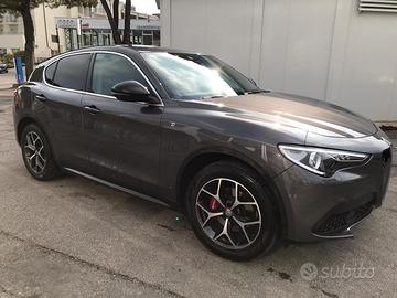 Alfa Romeo Stelvio 2,2 210cv Ti Q4 AT8 