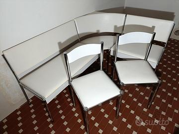 Girotavolo con sedie