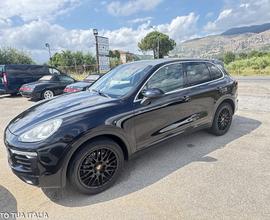 PORSCHE CAYENNE DIESEL NAVI PASM LED