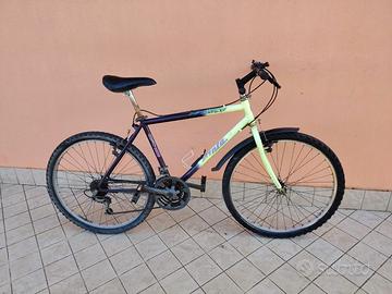 Bicicletta da 26 atala con cambio 18 v meccanica p