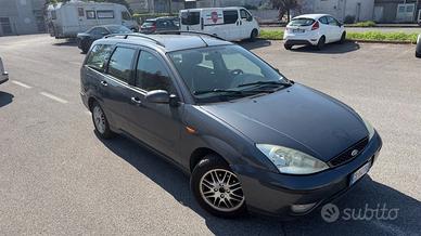 Ford Focus 1.8i 16V cat SW Ghia