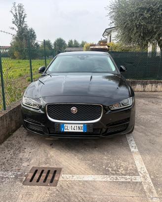 Jaguar xe AWD diesel 183 HP