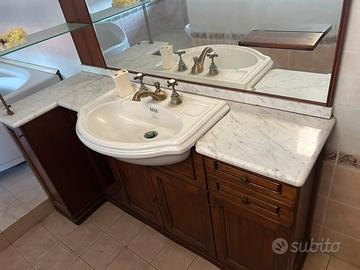 bagno completo con piano in marmo