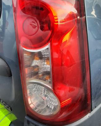 DACIA LOGAN 2007 - STOP POSTERIORE DESTRO