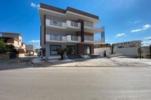 Locale Commerciale Amira