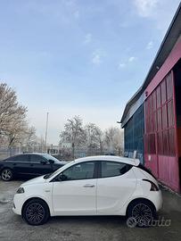Lancia Ypsilon 1.0 Firefly 5P Hybrid Ecochic