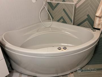 Vasca da bagno angolare