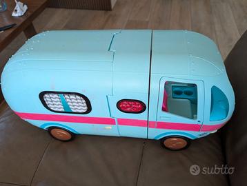 lol Surprise con camper e pop up store