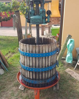 Torchio, folatrice  e pompa e altro