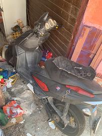 Vendoo pezzi scooter malaguti f 12