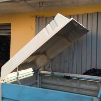 Carrello con gancio traino